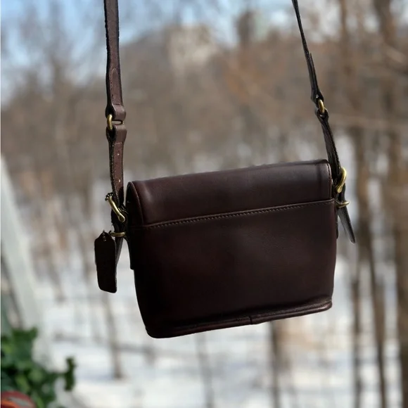 Vintage Coach Equestrian Small Flap Bag | Glovetanned Leather | 9801 | 1997 USA - Picture 10 of 16